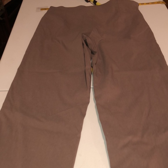 EQUESTRIAN DESIGNS size 12 tan cropped front zip with stretch pants Best pants - Picture 4 of 13